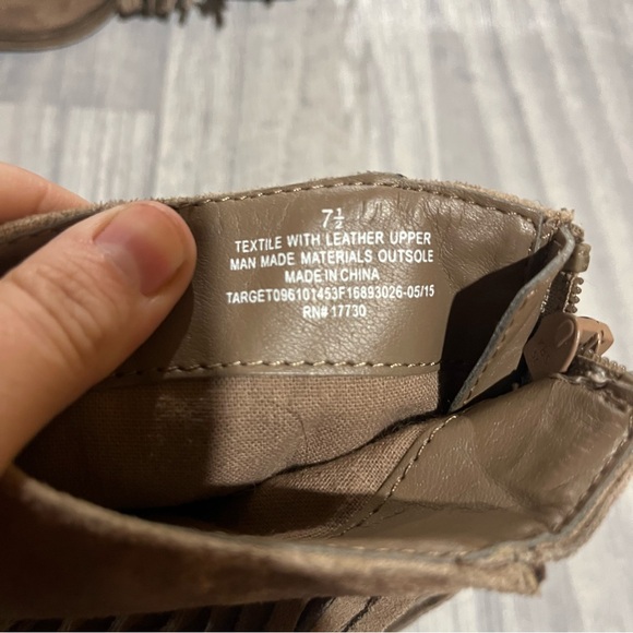 Mossimo Supply Co Brown/Grey Ankle Boots w/ Fringes; 7.5 women’s - Picture 5 of 8